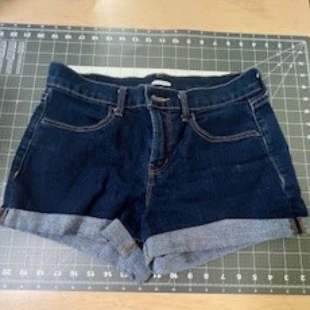 LAST CHANCE Old Navy Women's Denim Shorts (size 4)